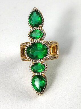 Hespera's Stunning Tsavorite Ring